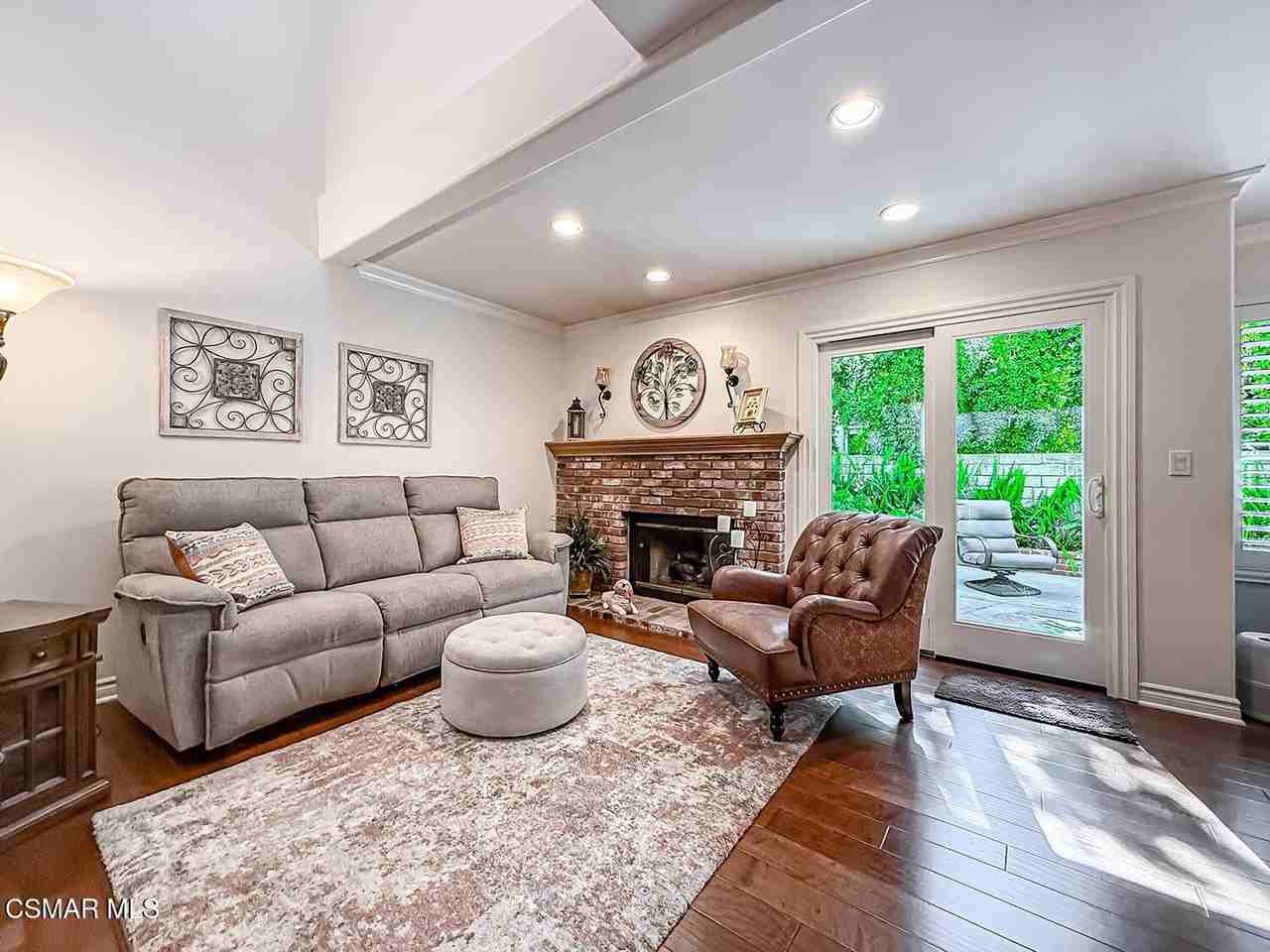 29717 Strawberry Hill Dr - Photo 7 of 48