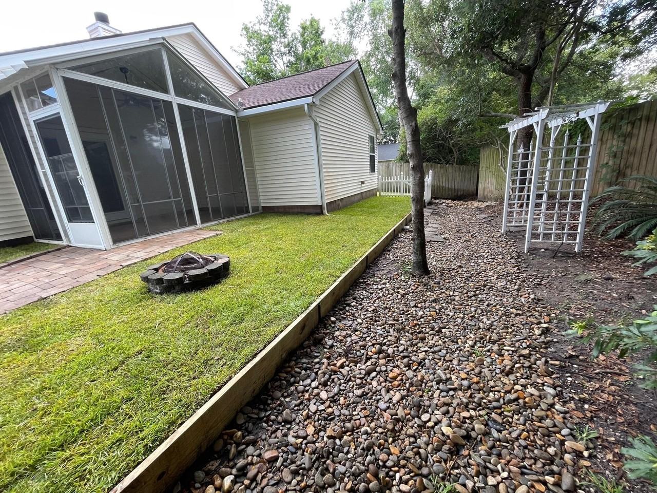 210 Lytham Ct - Photo 4 of 34
