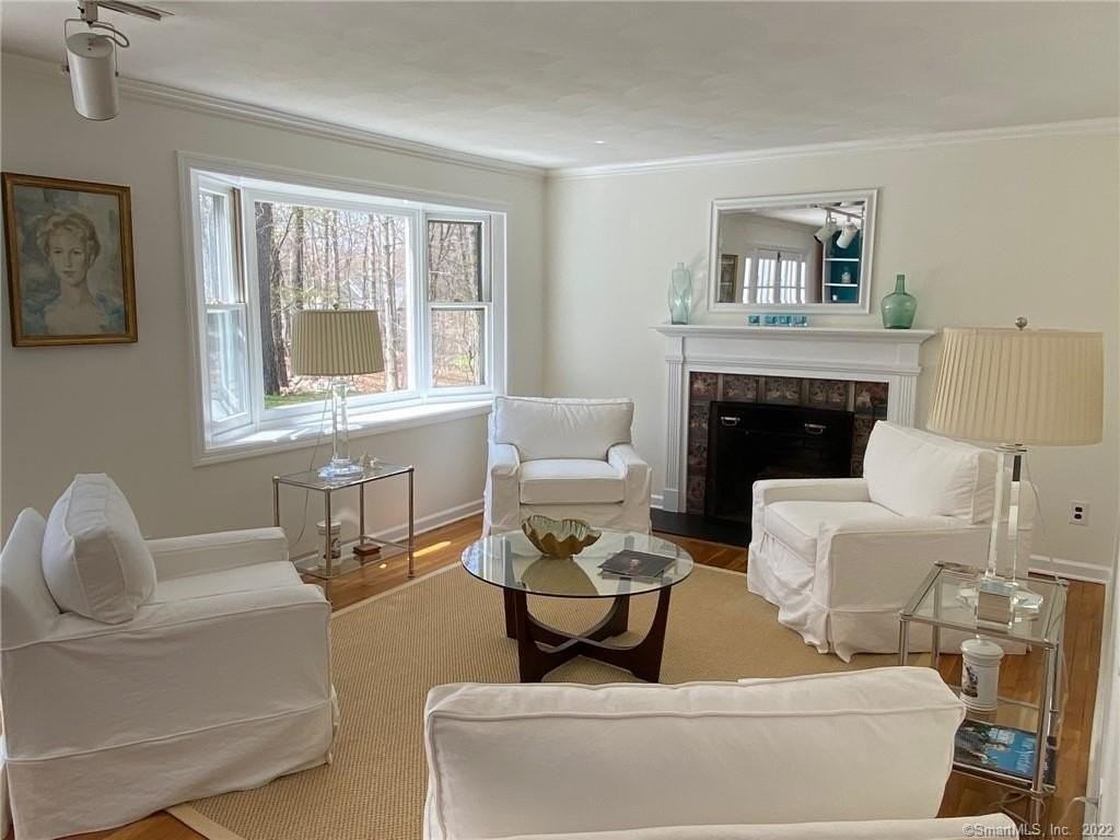 91 Raymond St - Photo 6 of 35