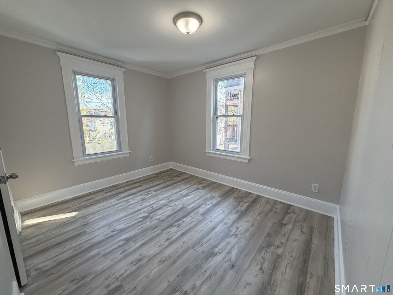709 Capitol Ave #2ndFL - Photo 2 of 18