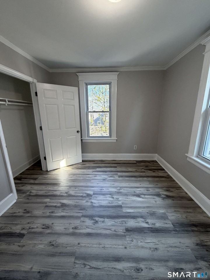 709 Capitol Ave #2ndFL - Photo 5 of 18