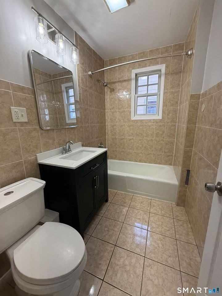 709 Capitol Ave #2ndFL - Photo 6 of 18