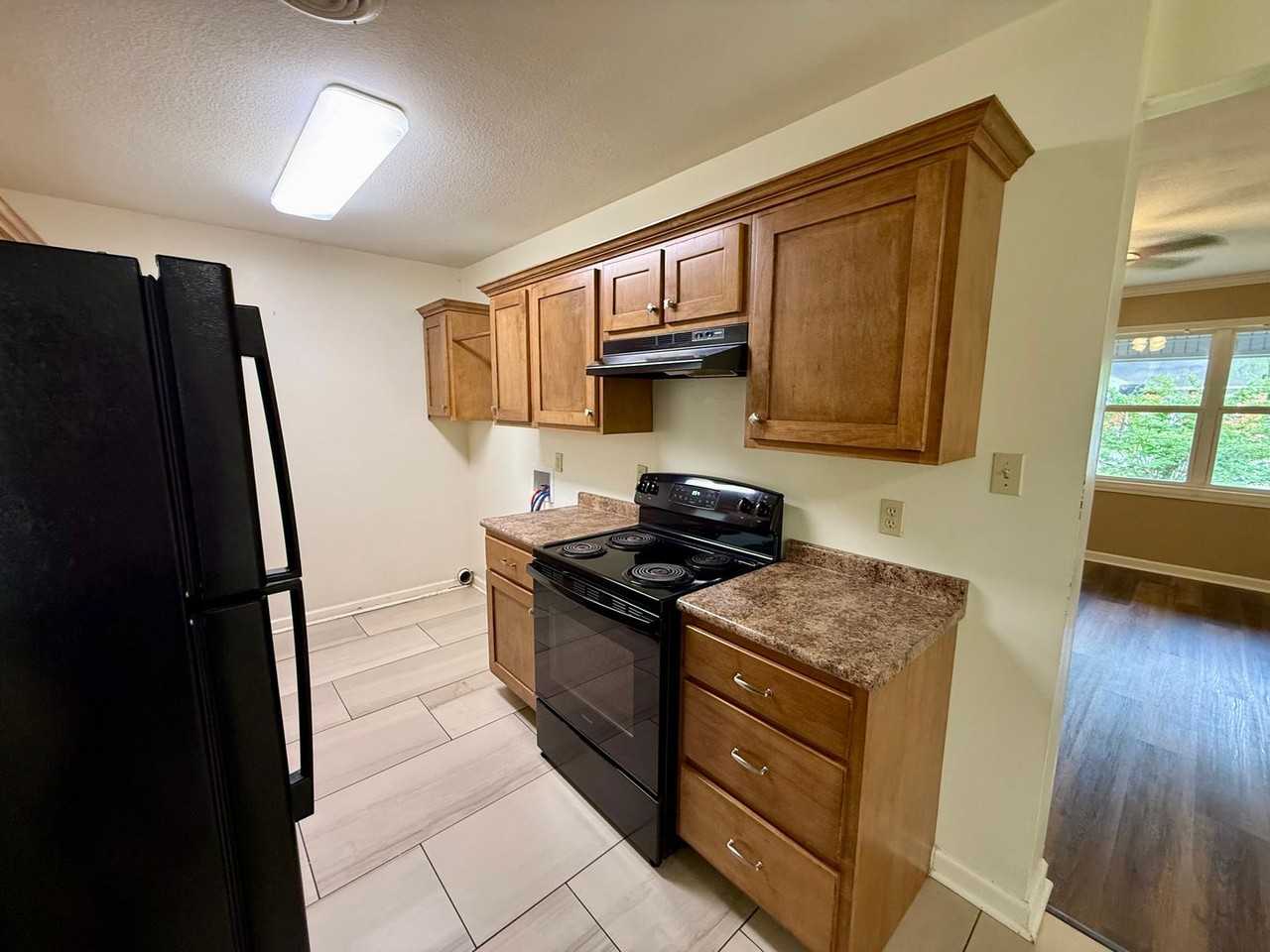 2310 Fairfield Dr - Photo 3 of 12