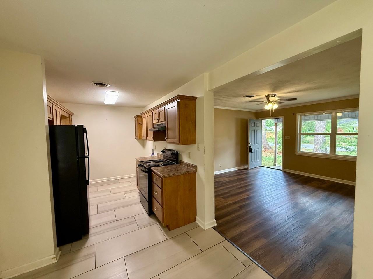 2310 Fairfield Dr - Photo 5 of 12