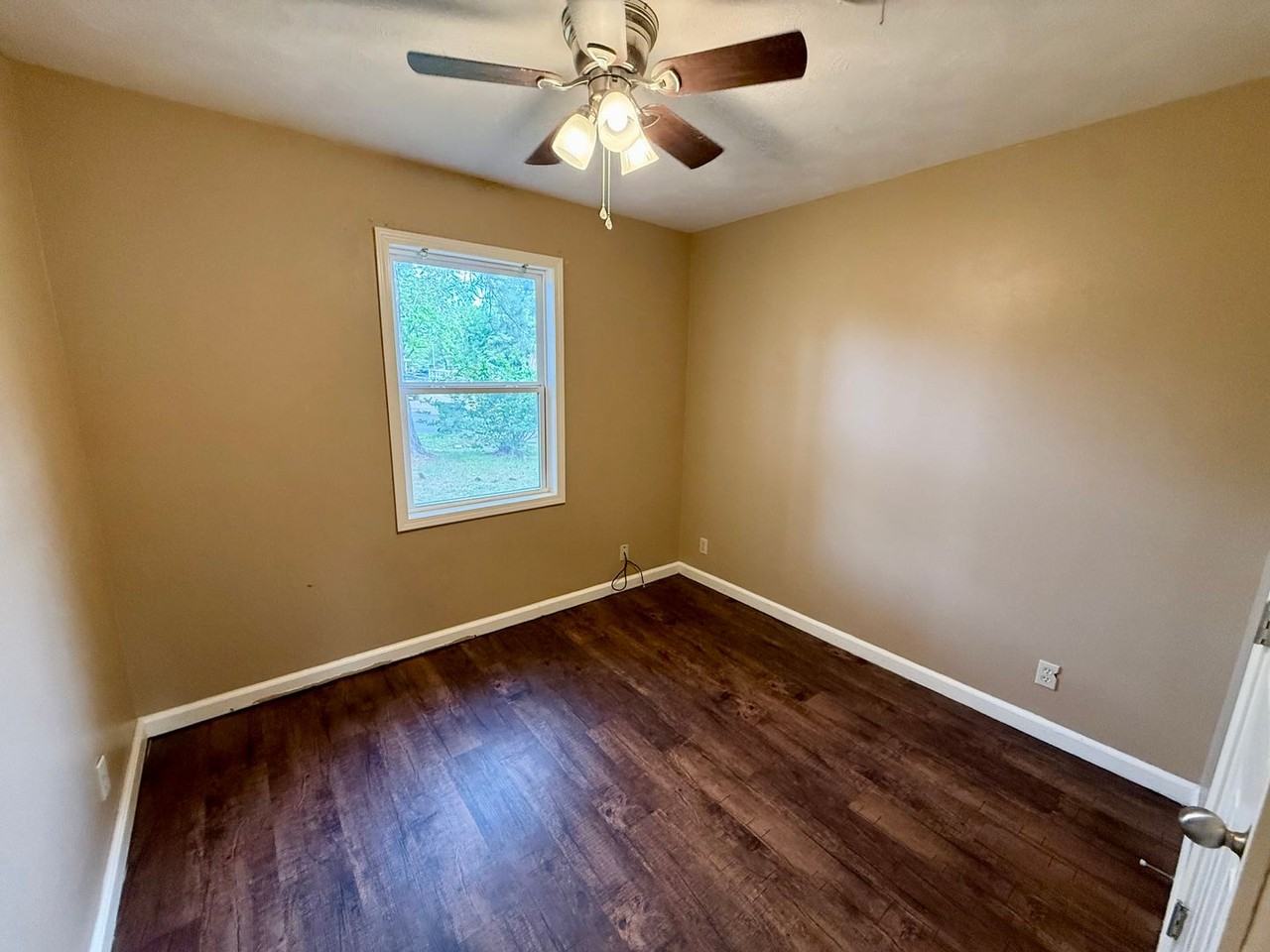 2310 Fairfield Dr - Photo 7 of 12