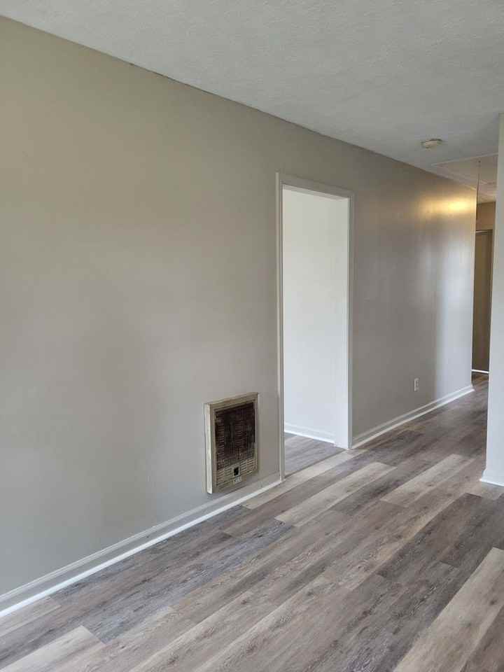 453 Second St - Photo 3 of 11