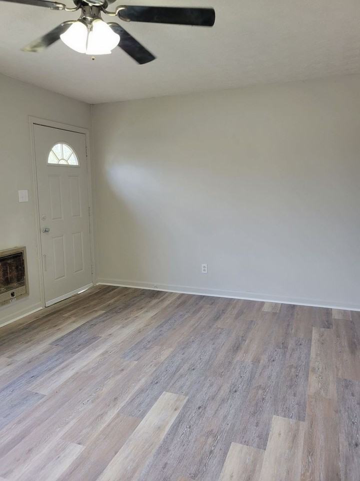 453 Second St - Photo 6 of 11