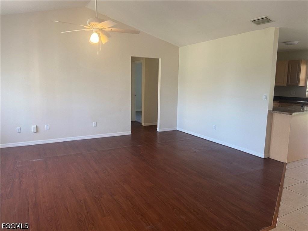 526 Se 2nd St - Photo 3 of 18