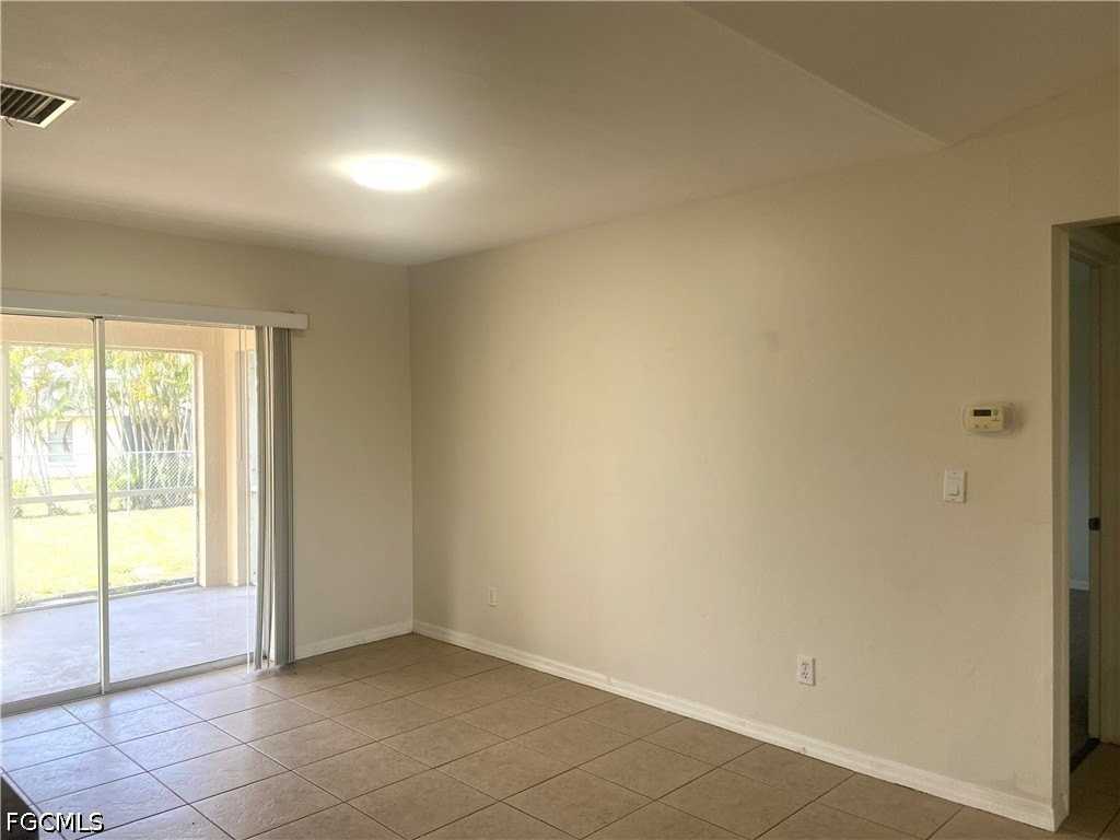 526 Se 2nd St - Photo 5 of 18