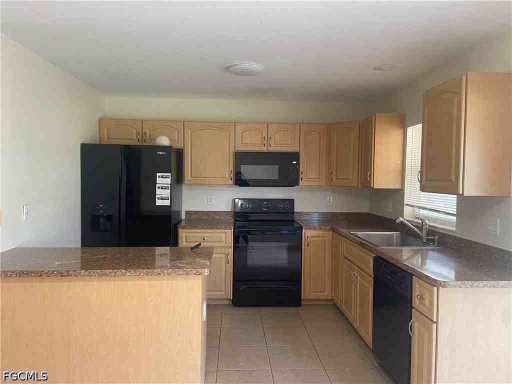 526 Se 2nd St - Photo 7 of 18