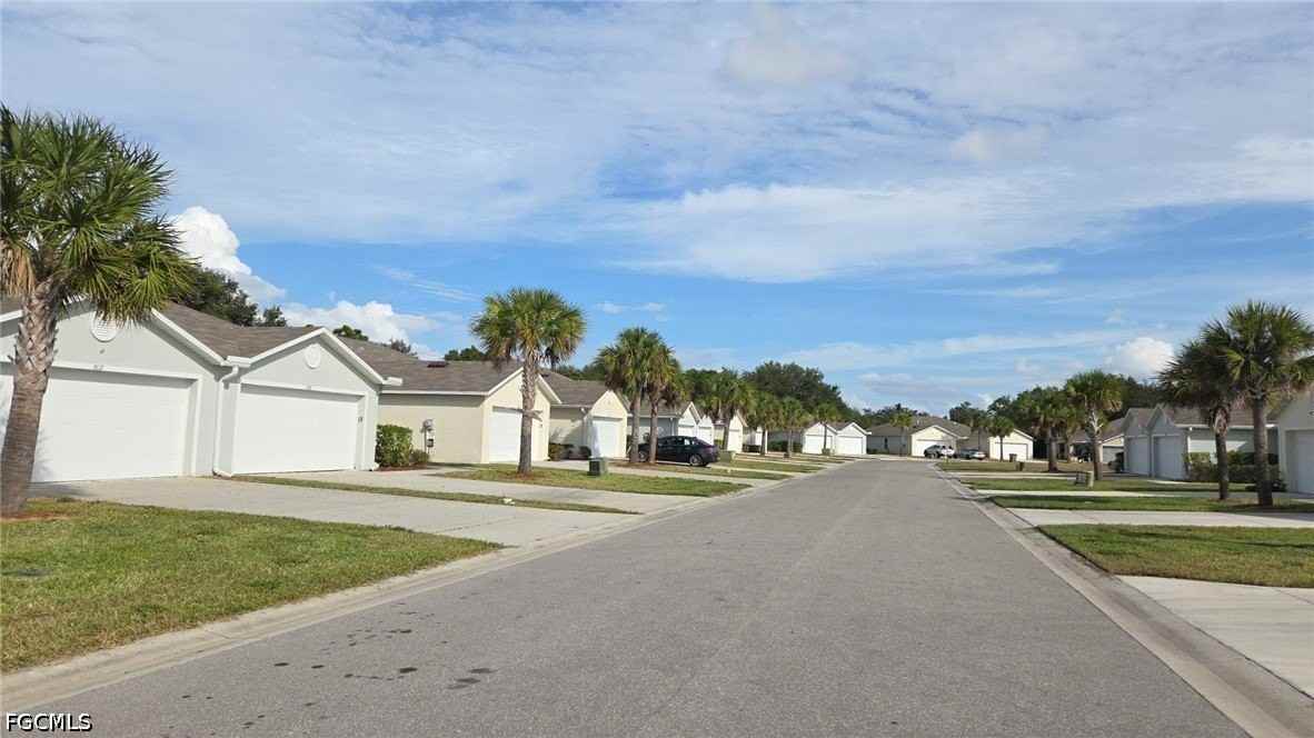 9112 Aegean Cir - Photo 2 of 21