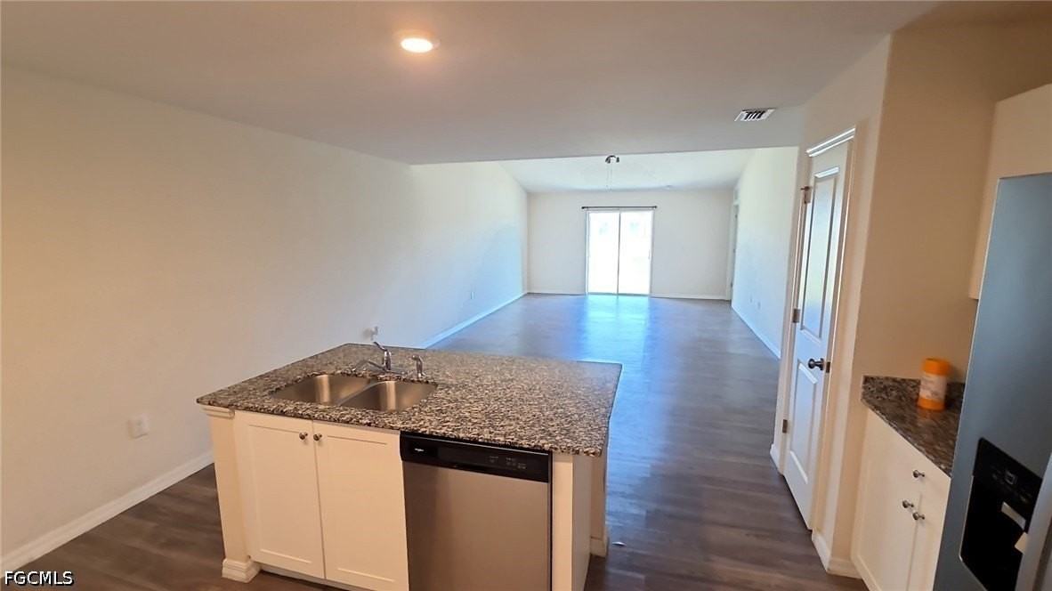 9112 Aegean Cir - Photo 6 of 21