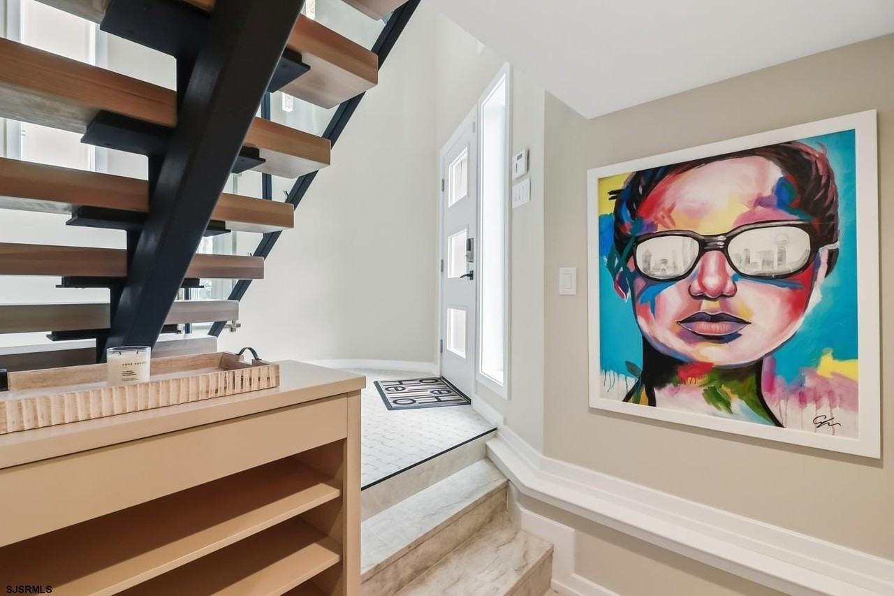 302 N Nassau Ave - Photo 4 of 50