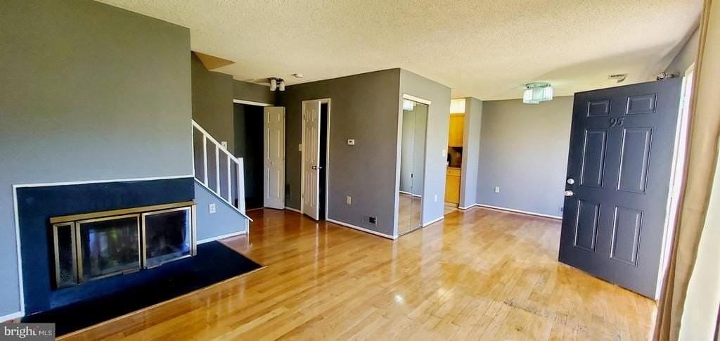 95 Oneill Ct - Photo 7 of 50