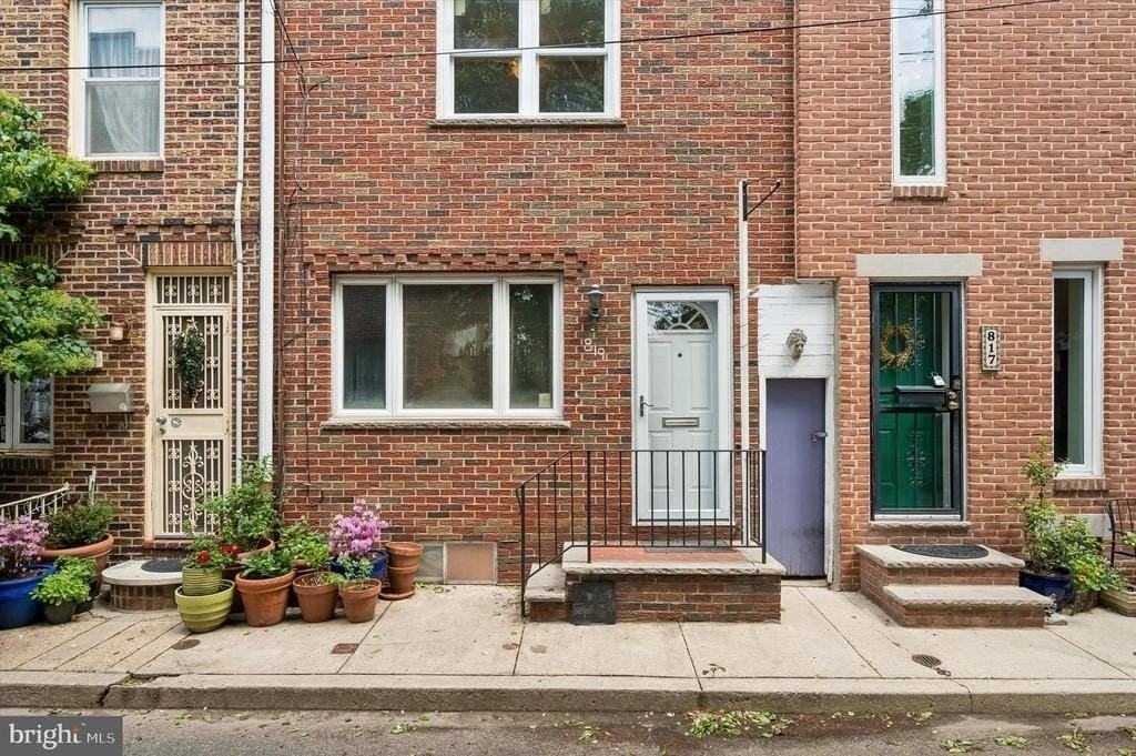 819 League St - Photo 2 of 15
