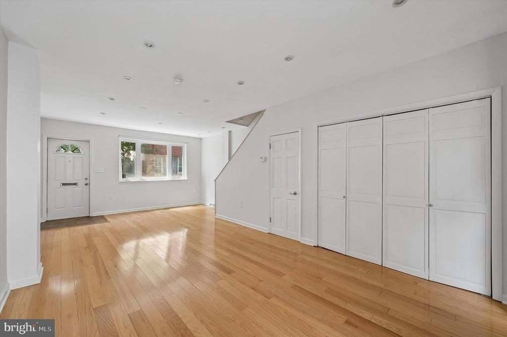 819 League St - Photo 4 of 15