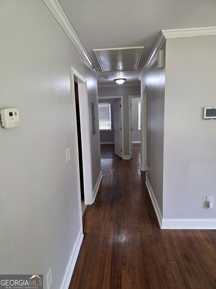 1622 Venice Dr Se - Photo 6 of 9