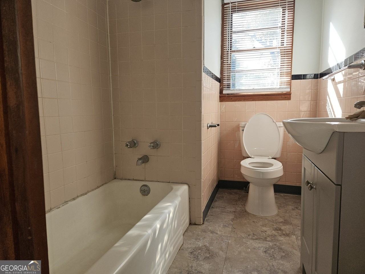 344 E Main St - Photo 6 of 8