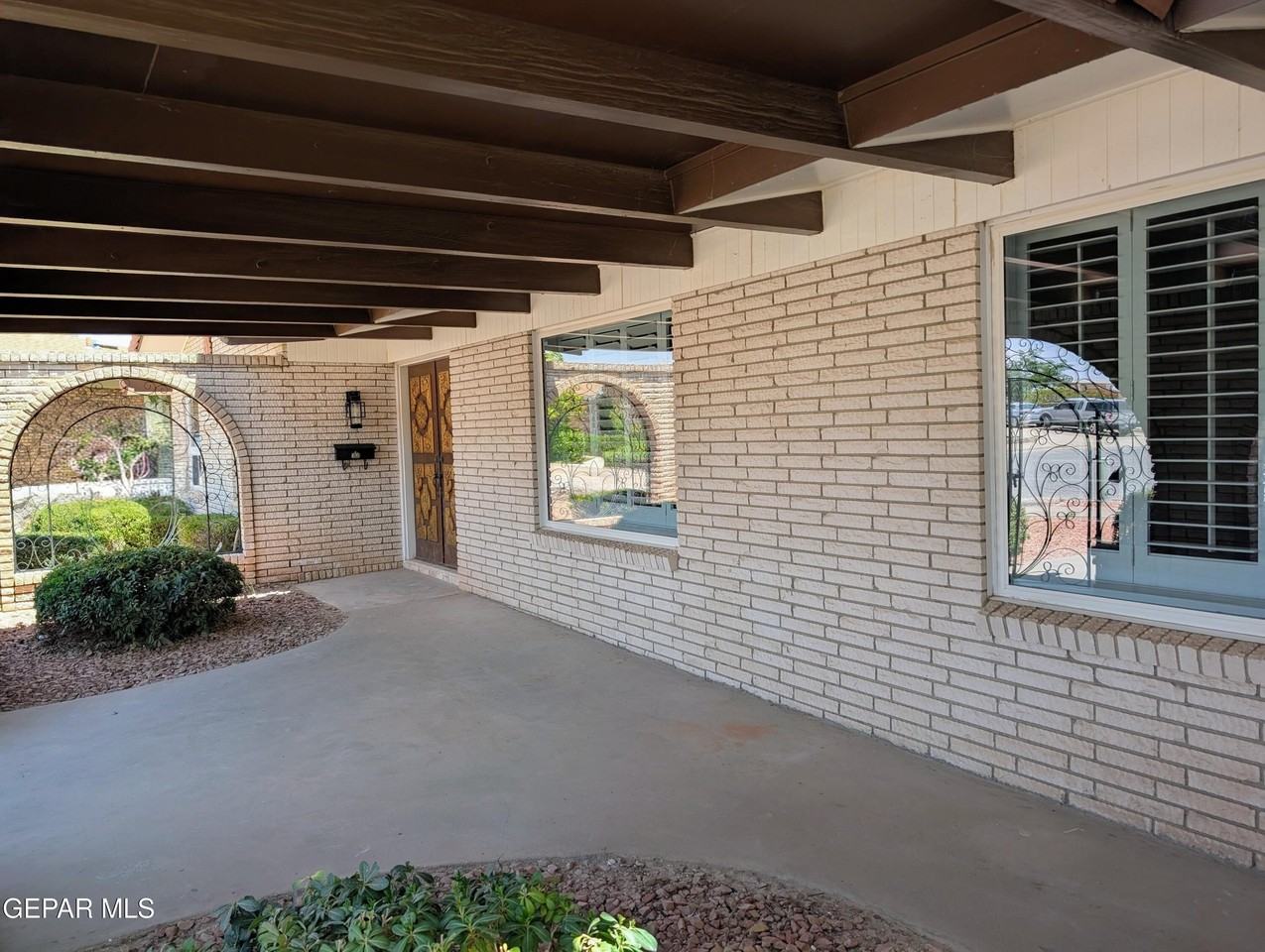 612 Somerset Dr - Photo 4 of 50