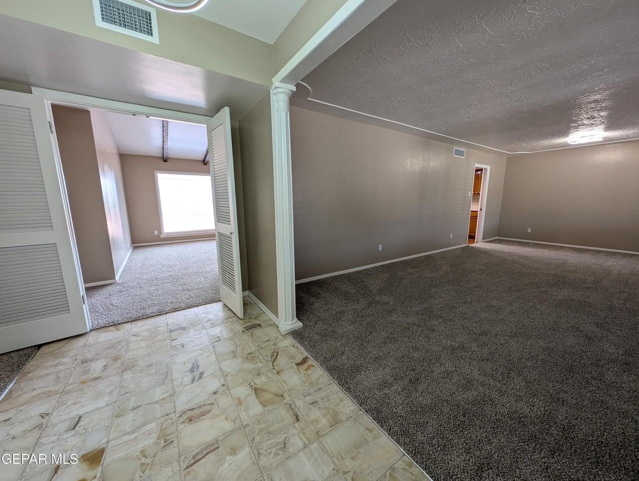 612 Somerset Dr - Photo 5 of 50