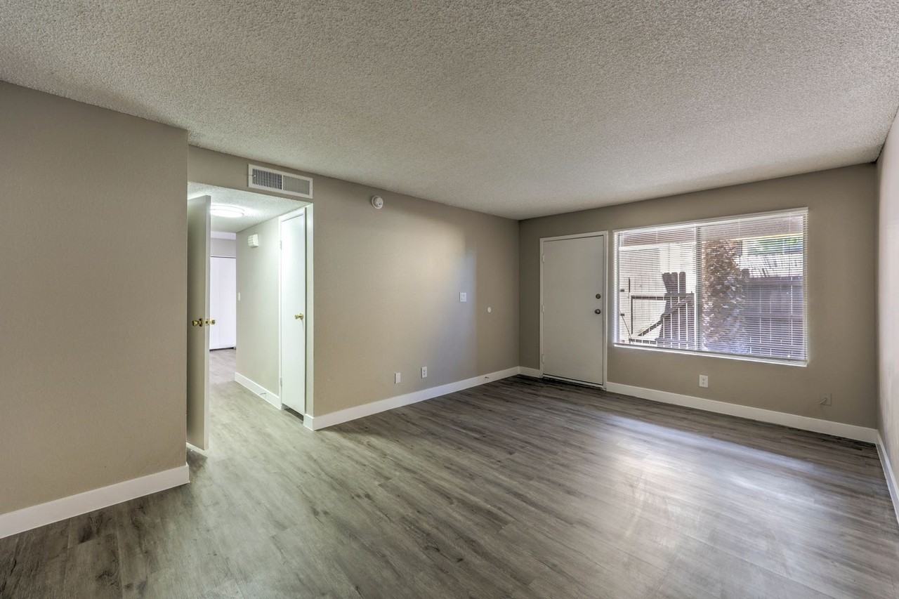 1481 Living Desert Dr #B - Photo 7 of 15
