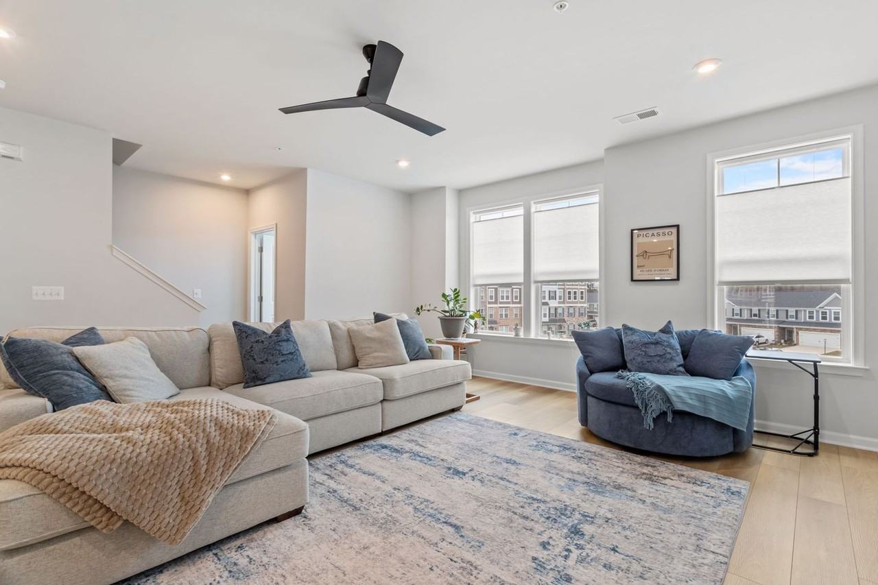 642 Brookwood Glen Ter #B - Photo 4 of 40