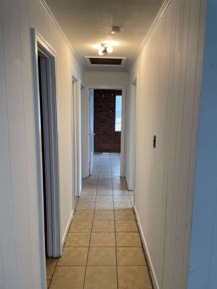 1009 Cassell St - Photo 7 of 17