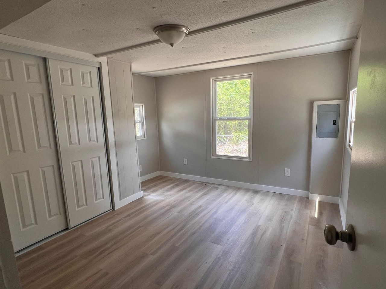 7017 Silver Lake Dr - Photo 2 of 4