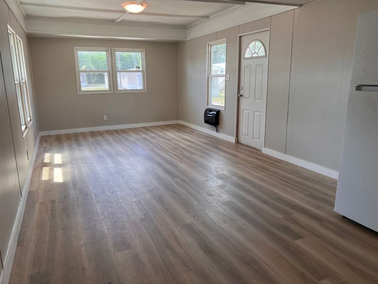 7017 Silver Lake Dr - Photo 3 of 4