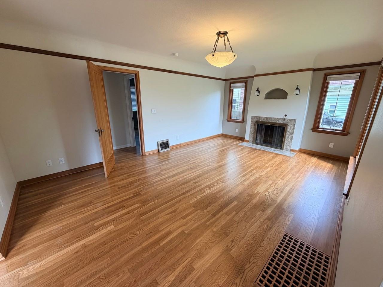 7607 N Interstate Ave - Photo 4 of 21
