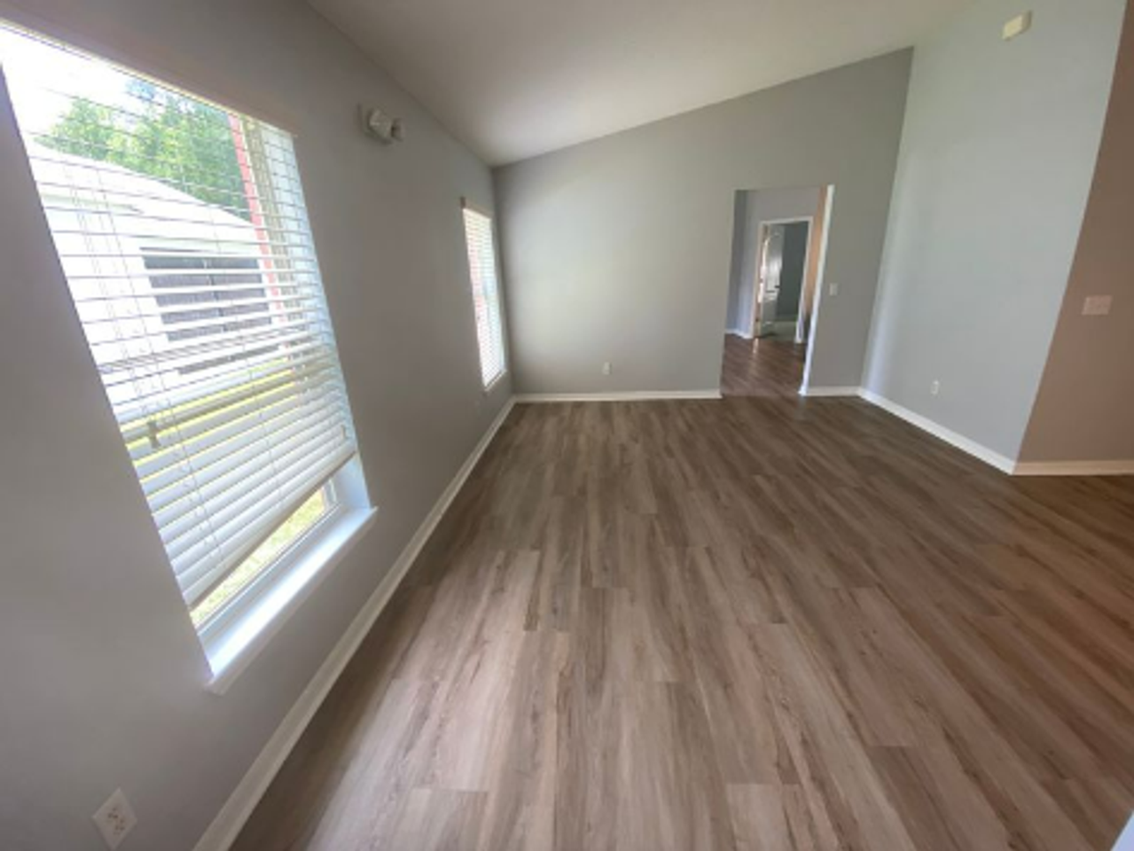 333 Scrub Jay Way - Photo 4 of 31