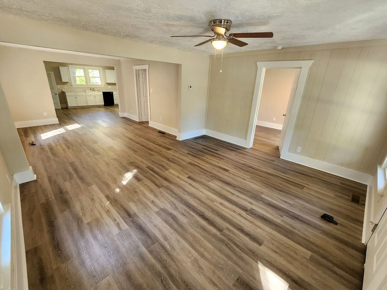 2155 N Kellett Ave - Photo 6 of 25