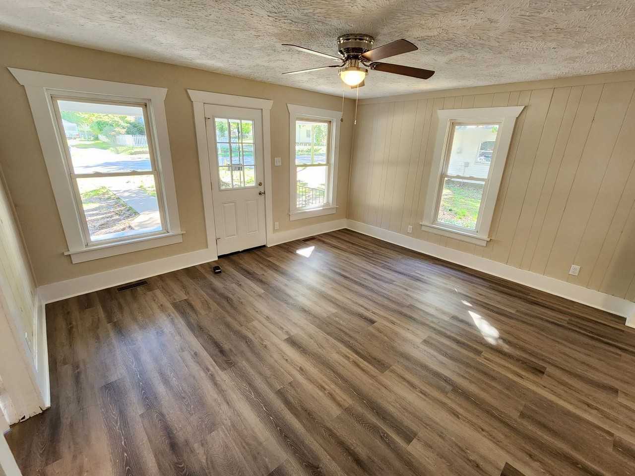 2155 N Kellett Ave - Photo 7 of 25