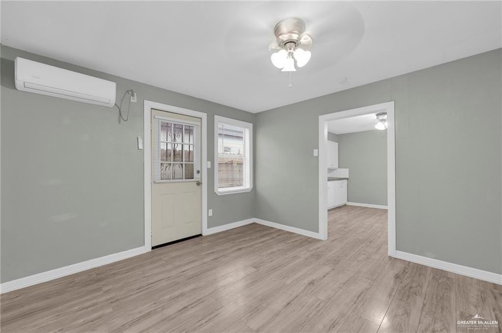 721 W 4th St - Photo 5 of 13