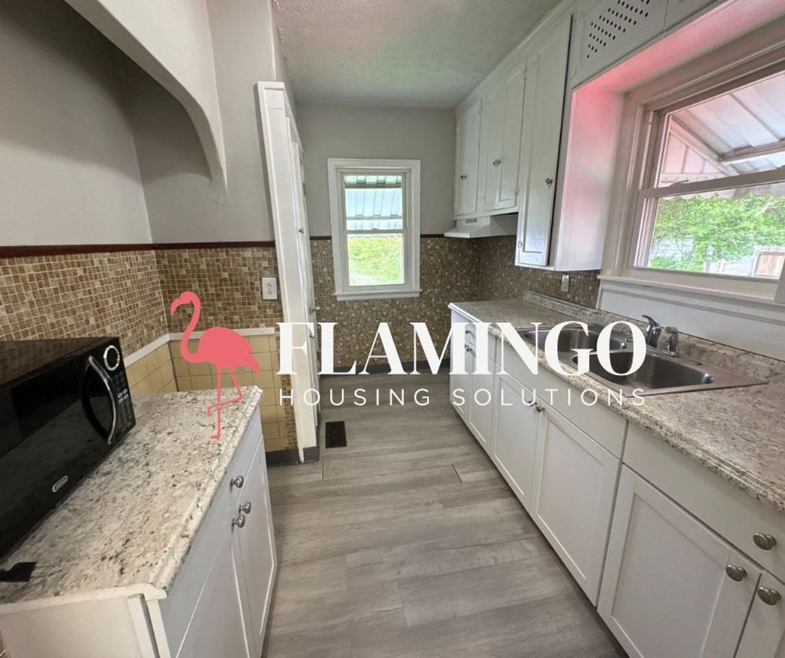 419 Sandhurst Dr - Photo 5 of 14