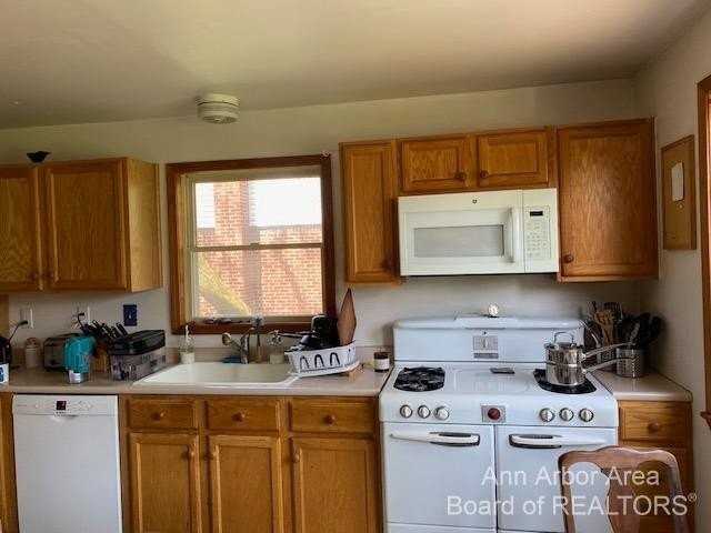 3329 Cardinal Dr - Photo 3 of 13