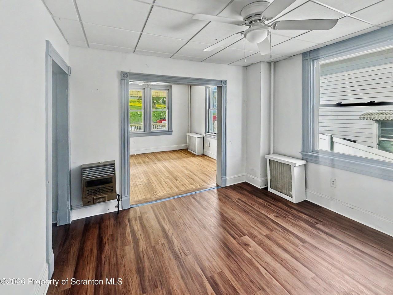 516 4th St - Photo 3 of 10