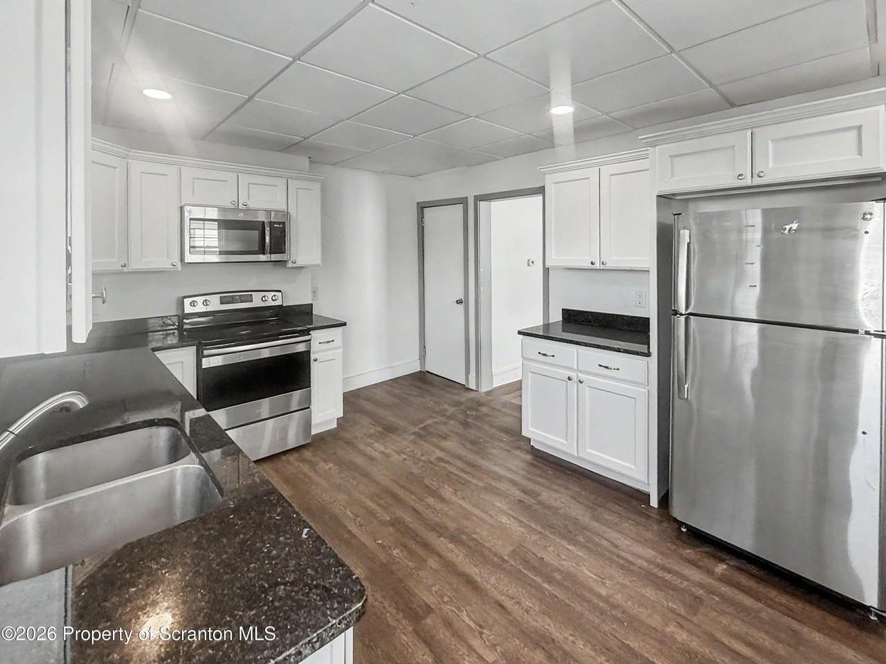516 4th St - Photo 5 of 10