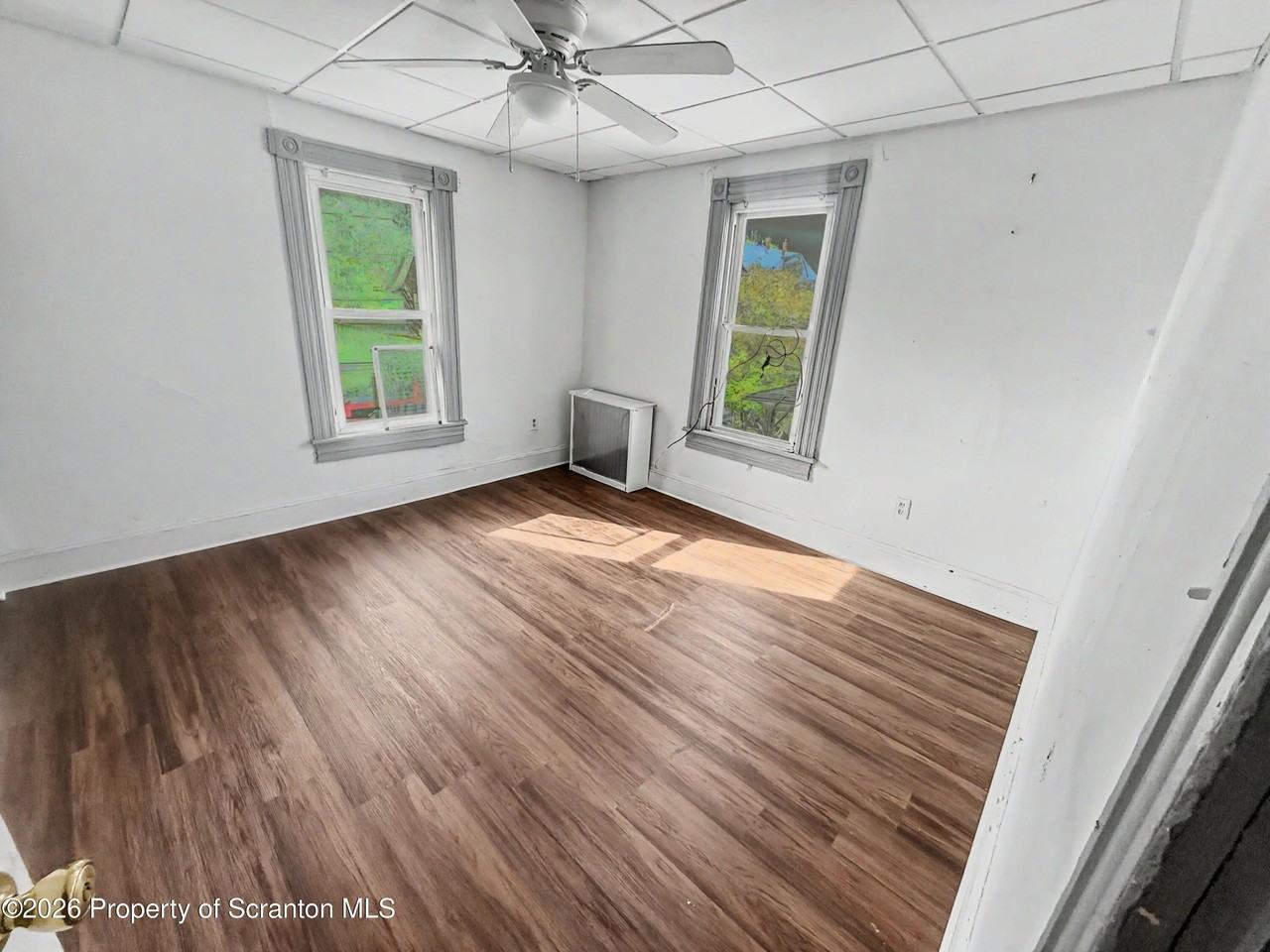 516 4th St - Photo 7 of 10