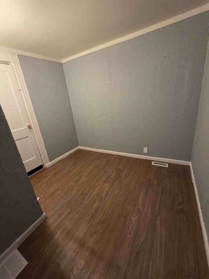 405 E 13th St #1 - Photo 6 of 6