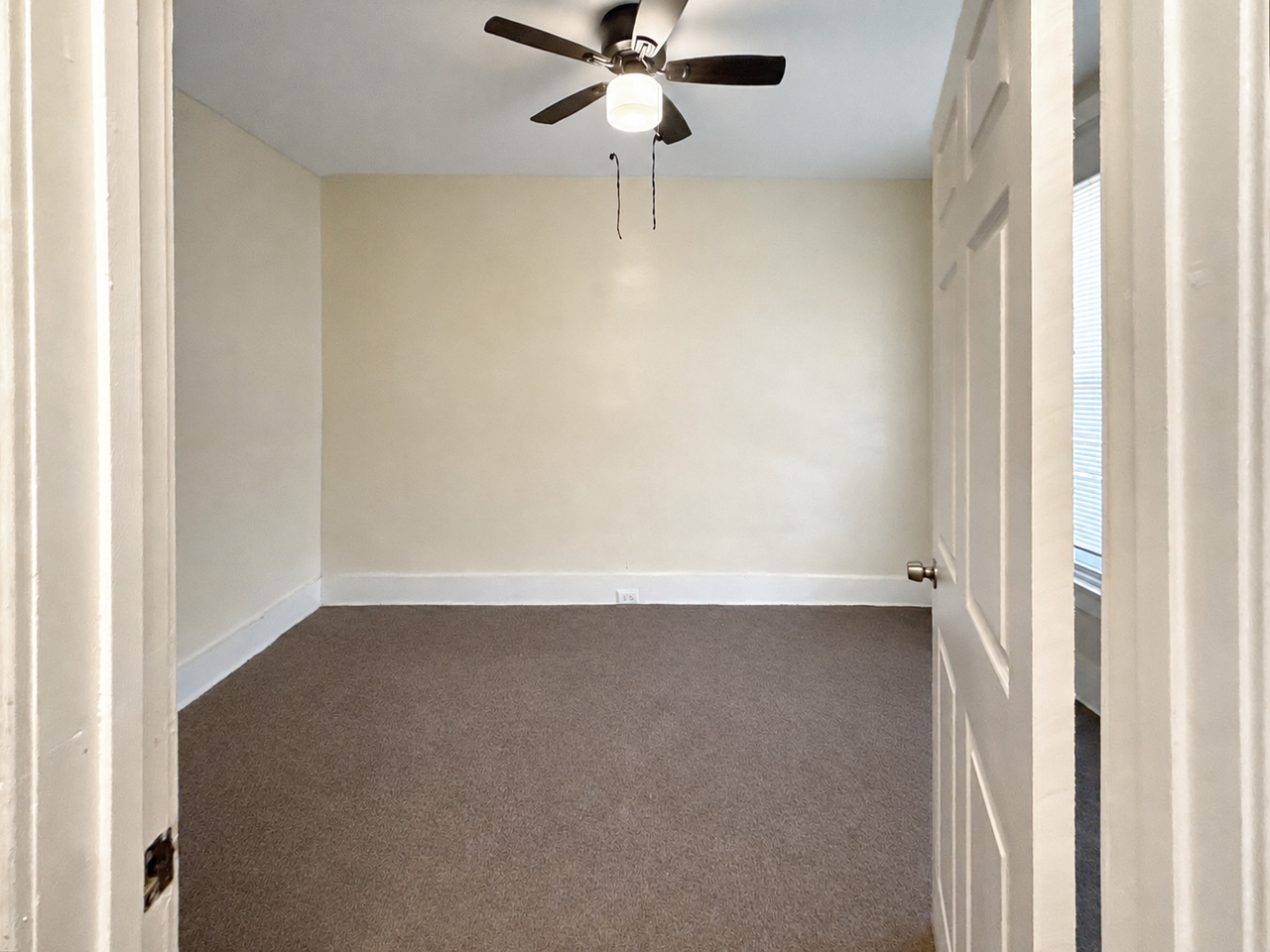 1617 N Warwick Ave - Photo 4 of 21