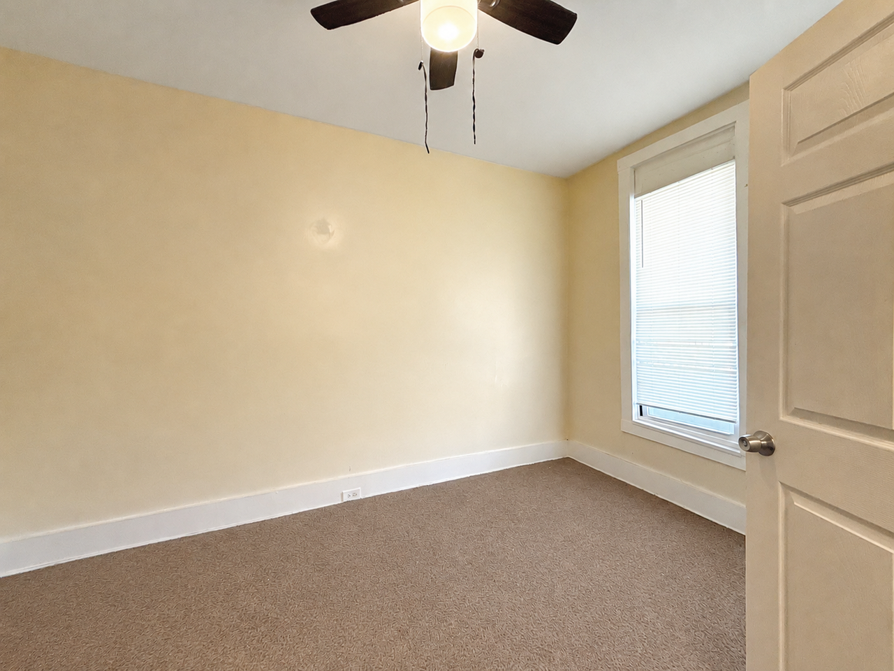 1617 N Warwick Ave - Photo 5 of 21