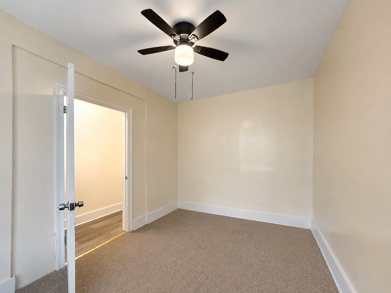 1617 N Warwick Ave - Photo 6 of 21