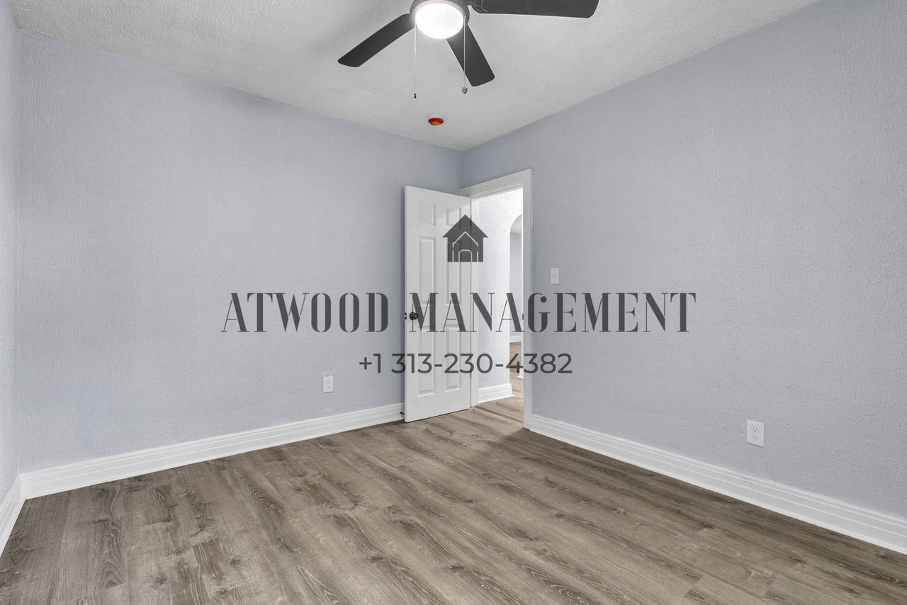 15088 Littlefield St - Photo 7 of 13