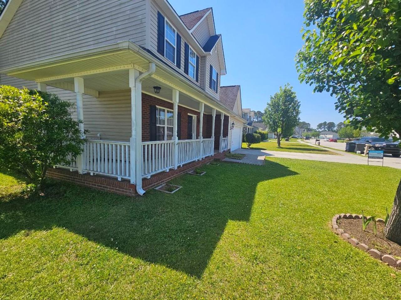 208 Burning Tree Ln - Photo 2 of 31