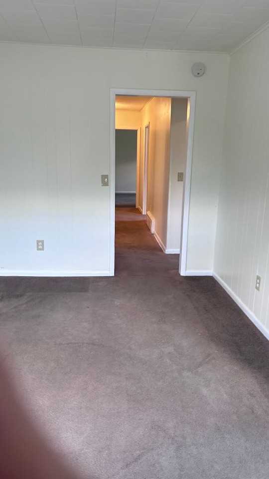 576 Slateford Rd - Photo 5 of 13