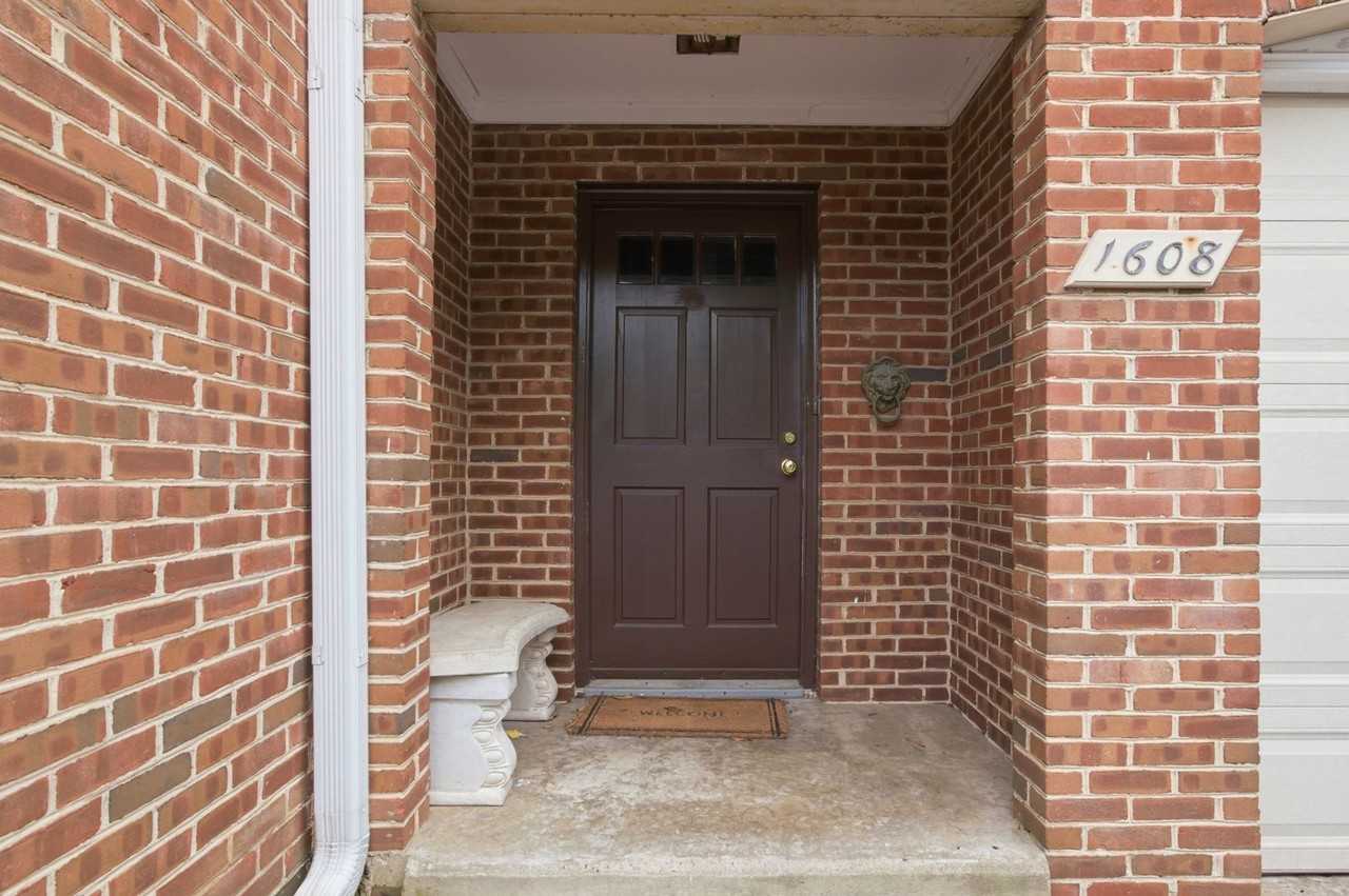 1608 Key Blvd - Photo 2 of 31