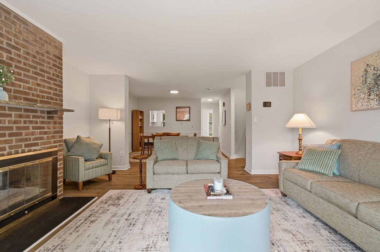 1608 Key Blvd - Photo 3 of 31
