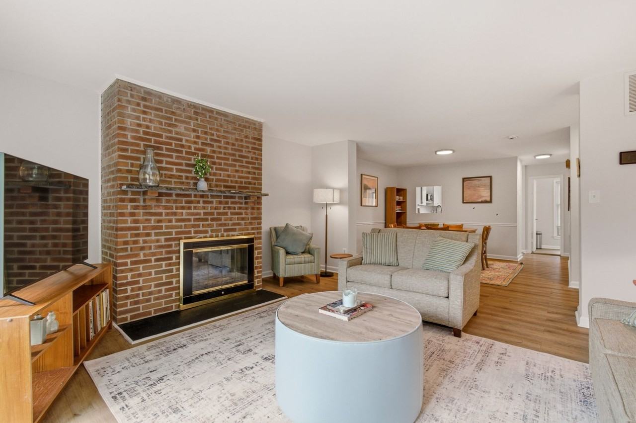 1608 Key Blvd - Photo 4 of 31