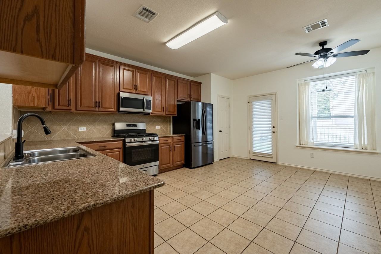 609 Boca Chica Dr - Photo 6 of 22